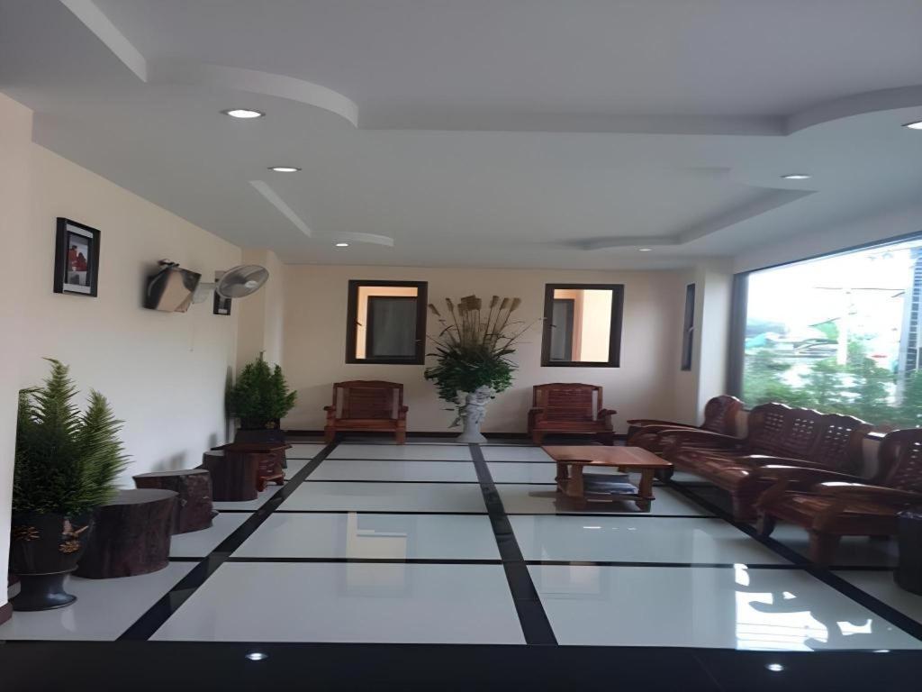 V.R.Mansion Hotel Phatthalung Buitenkant foto